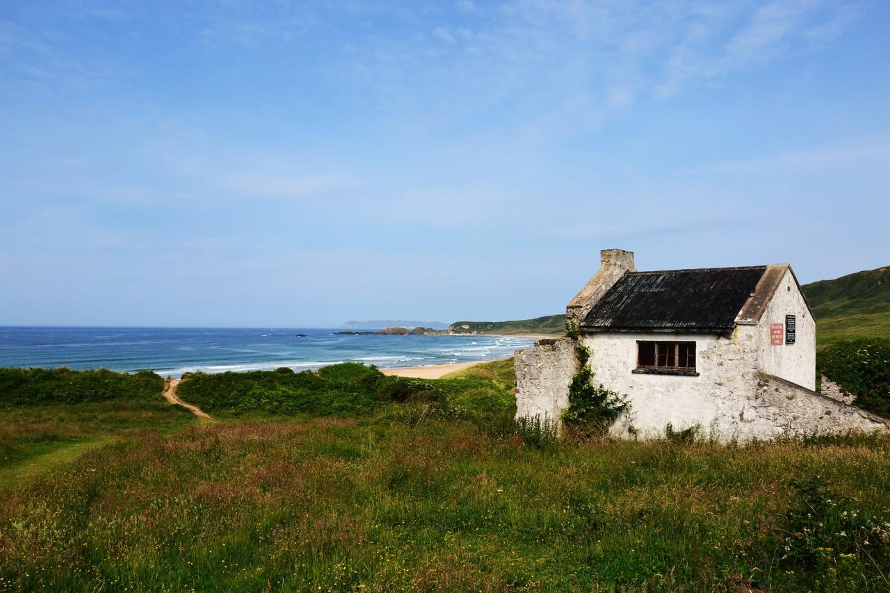 White Park Bay Youth Hostel バリントイ エクステリア 写真