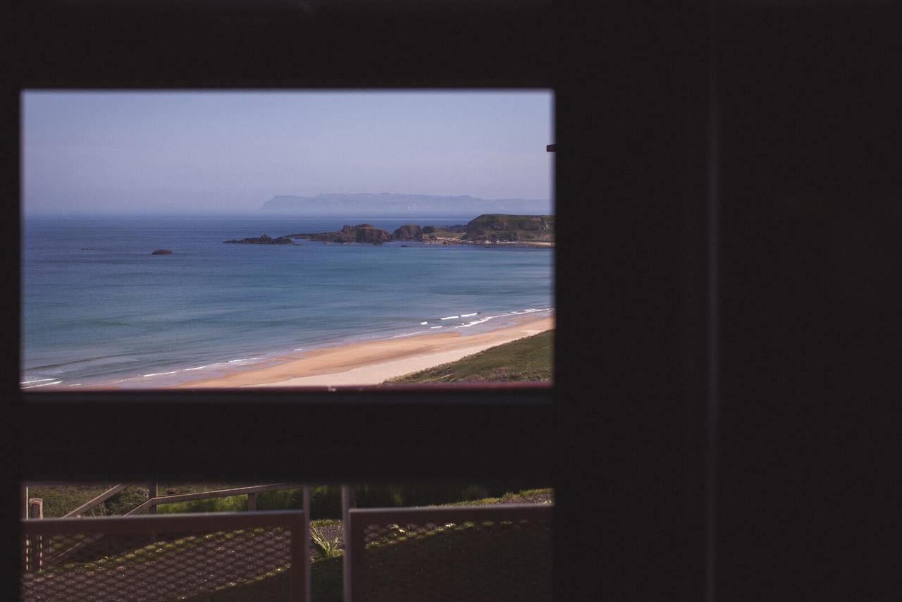White Park Bay Youth Hostel バリントイ エクステリア 写真